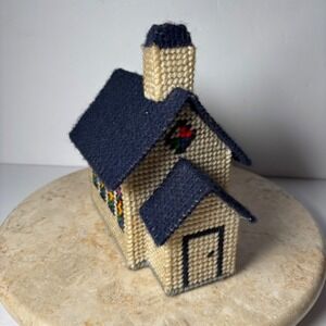 Handmade Needlepoint House Miniature Diorama Village Decor Crochet Music‎ Box